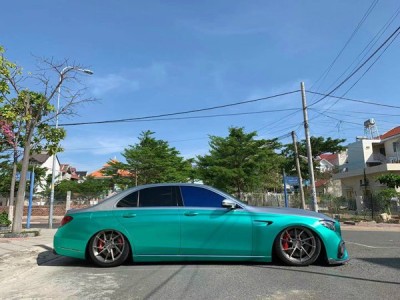 Vietnam Benz E-class bagged noble and elegant