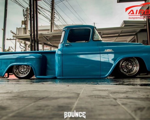 The Perfect Blend of Personality and Practicality: Sierra 1500 with Bagged Suspension System