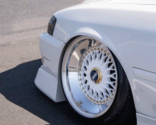 “Customizing the Toyota Chaser JZX100 Bagged Aesthetics”