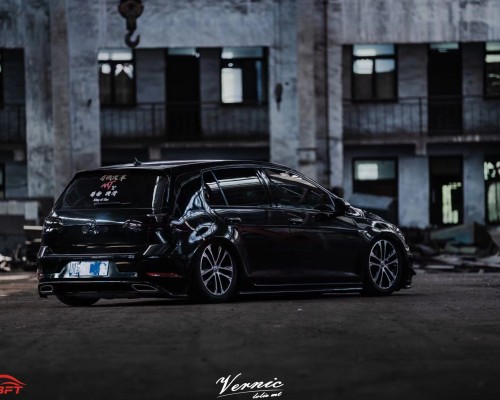The Volkswagen Golf VII Bagged: A Unique Fusion of Classic Style and Modern Customization